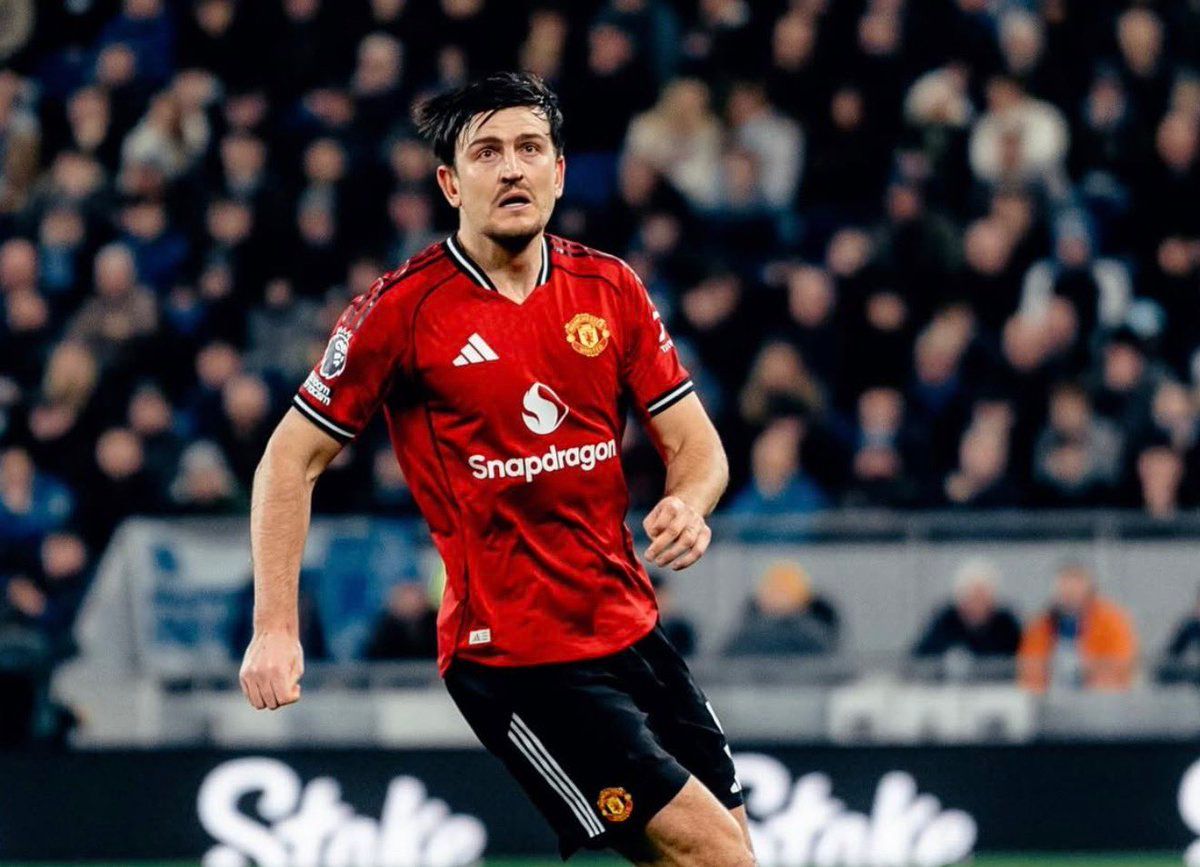 Harry Maguire: Bu yay ÇOX böyük olacaq, həqiqətən də çox böyük. Bizə DAHA ÇOX futbolçu lazımdır, daha çox KEYFİYYƏT lazımdır, start heyətinə girə biləcək oyunçulara ehtiyacımız var.

Məşqçinin rəhbərliyi altında son aylarda çox yaxşı çıxış etmişik. Elə gəlir ki, heyət güclü bir komanda kimi formalaşmağa başlayır,  deyə @TheAthleticFC-yə bildirib.
